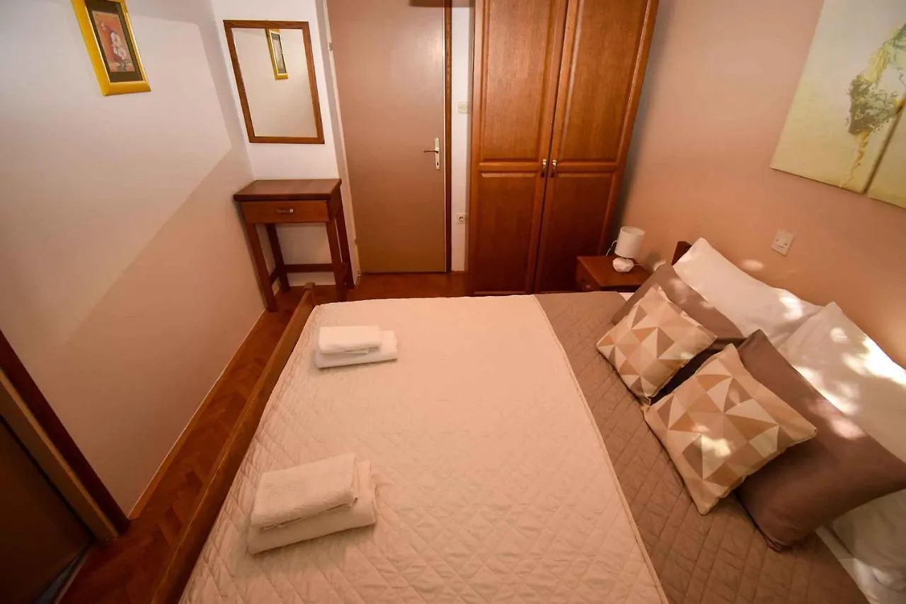 Apartments In Palit - Insel Rab 17812